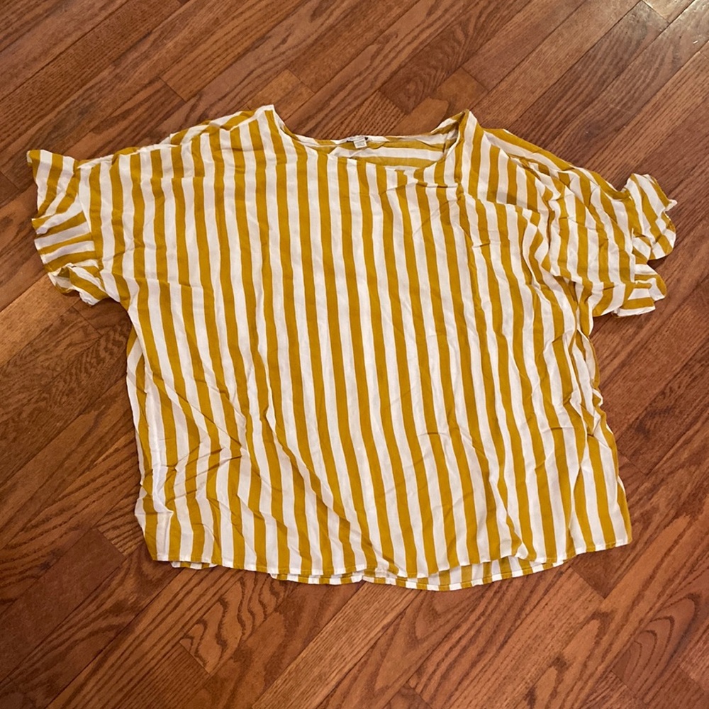 Est. 1946 size 22/24W very cute gold and white striped shirt very soft